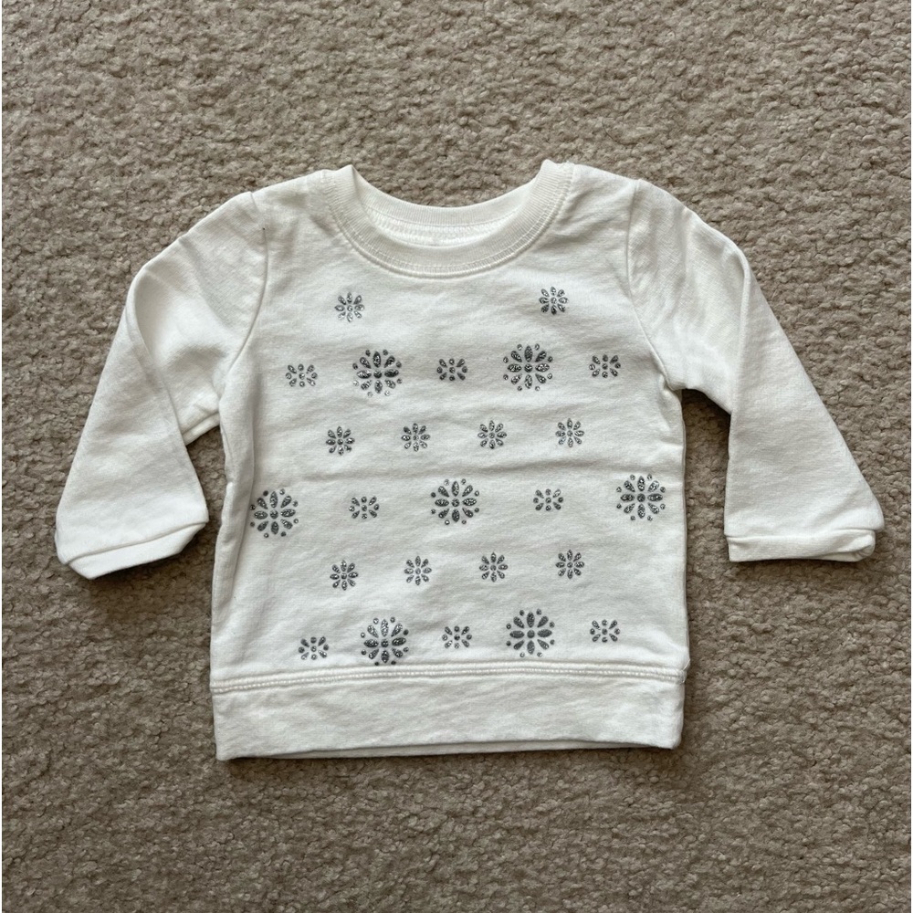 Infant Carter’s sweatshirt size 6M